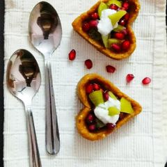 A picture of Kiwi biscuit tart.