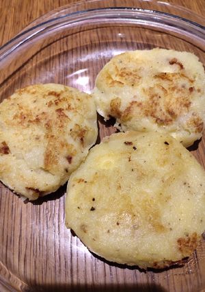 A picture of Potato Patties.