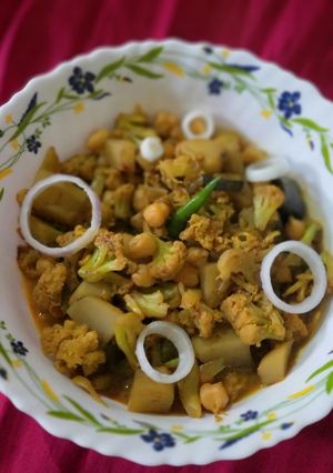 চানা ফুলকপি(chana foolkopi recipe in Bengali) রেসিপির প্রধান ছবি