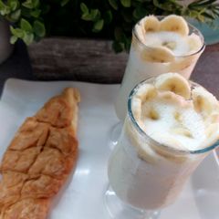 A picture of Banana 🍌lassi 😋👍.