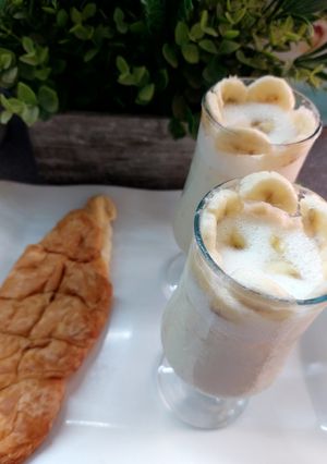 A picture of Banana 🍌lassi 😋👍.