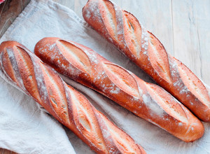 【影片】法國長棍麵包 Baguette 的食譜成品照片