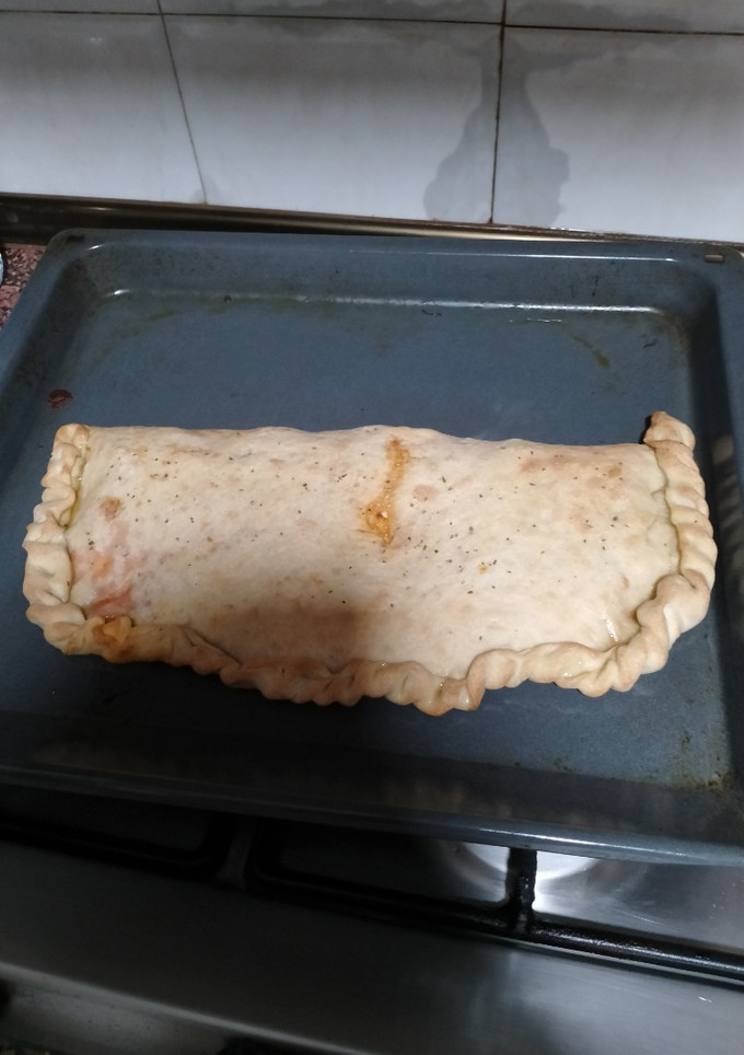 Una foto de Calzone de Jamón y Queso