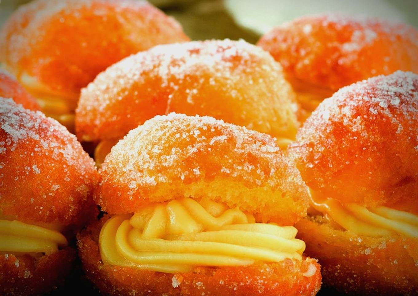 Pelotas de fraile rellenas con crema. (Thermomix)