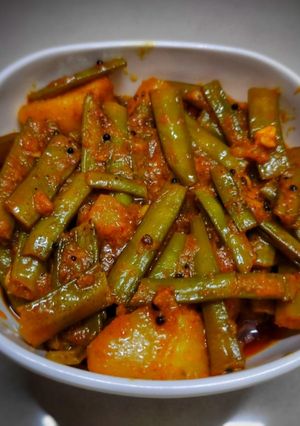 ગવાર નું શાક (Gavar Shak Recipe In Gujarati) રેસીપી મુખ્ય ફોટો