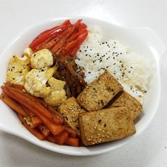 A picture of Vegan Chinese Style Tofu and Vegg Bowl.