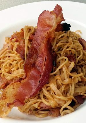 A picture of Fried Spicy Noodle With Crispy Bacon.