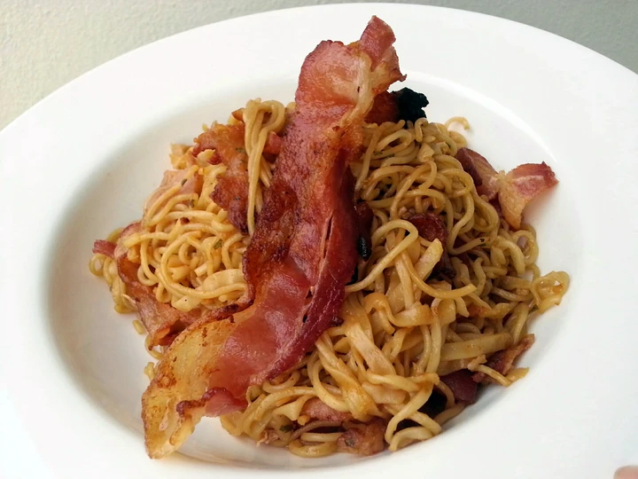 Easy Way Prepare Recipe Fried Spicy Noodle With Crispy Bacon that is  Makes Drooling, Can Spoil the Tongue}