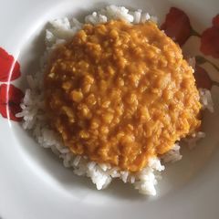 A picture of Indian lentil curry.