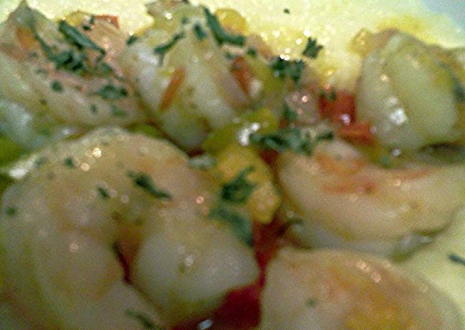 How to Make Super Quick Homemade Shrimp and Pepper Cheese Grits