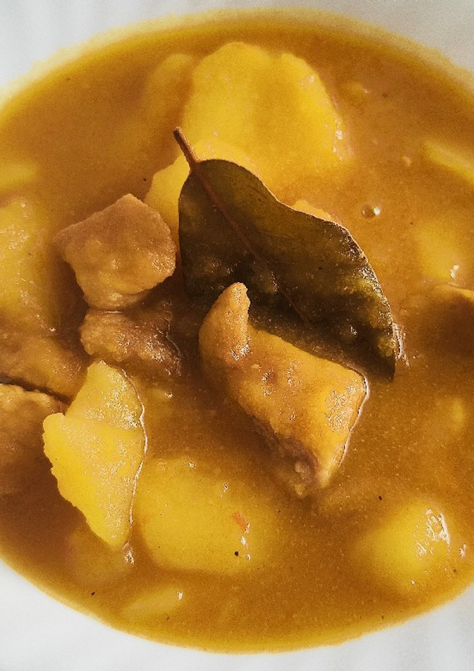 Una foto de Guiso de patatas con cerdo (Mambo)