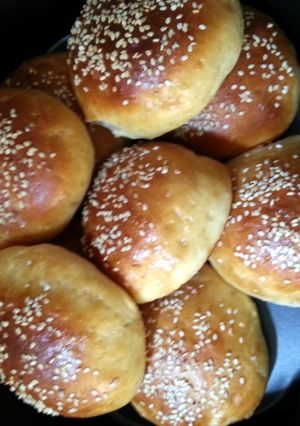 A picture of Round Buns.