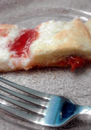 A picture of Cherry Cream Crescent Log.