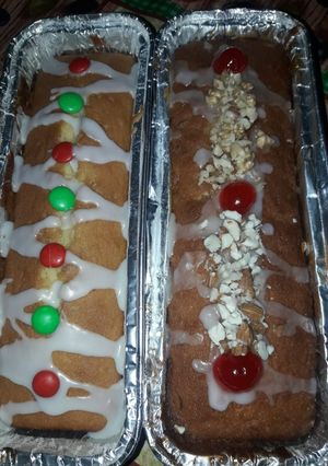 Una foto de Budín inglés con nueces, almendras y cerezas (uno grande)