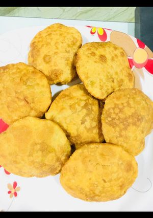 Moth ki Kachori रेसिपी मुख्य फोटो