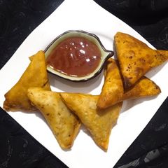 A picture of United King beef Samosa.