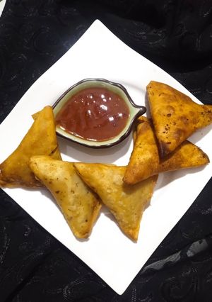 A picture of United King beef Samosa.