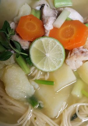 Una foto de Sopa de pescado, calientita🇵🇪