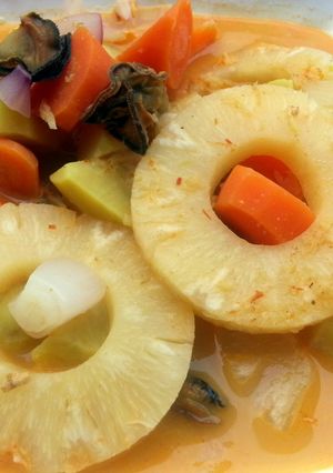 A picture of LG SWEET POTATO AND PINEAPPLE IN COCONUT MILK(KELEDEK MASAK LEMAK ).
