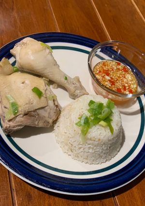 Hình của món Cơm gà luộc.