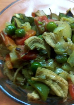A picture of Mix vegetables with chicken ki sabzi.
