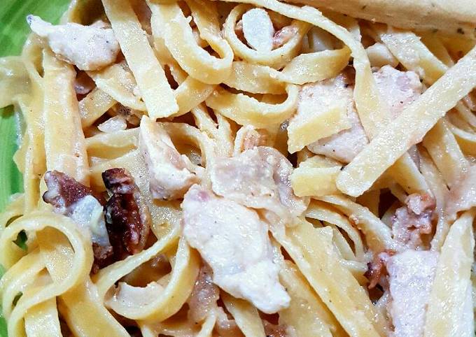 Recipe of Speedy Chicken Bacon Florentine (Fettucine)