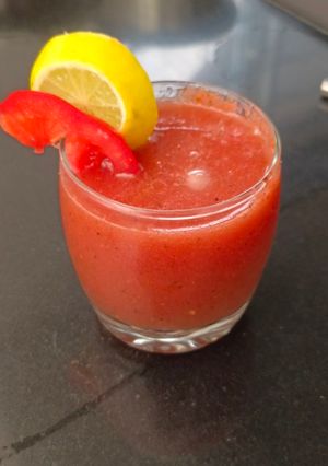 A picture of Lemon tomato juice.