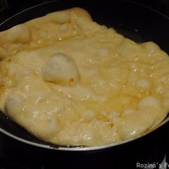 A picture of ِDough fried pizza.