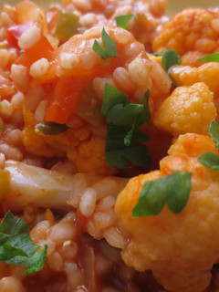 Una foto de Arroz de coliflor con tomate enriquecido con Agua de Mar