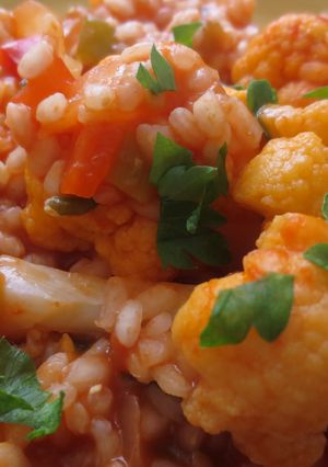 Foto principal de Arroz de coliflor con tomate enriquecido con Agua de Mar