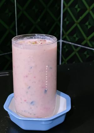 A picture of Jelly Custard Sharbat.
