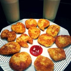A picture of Chicken nuggets.