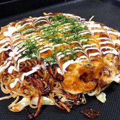 A picture of Hiroshima-style Okonomiyaki (Basic).