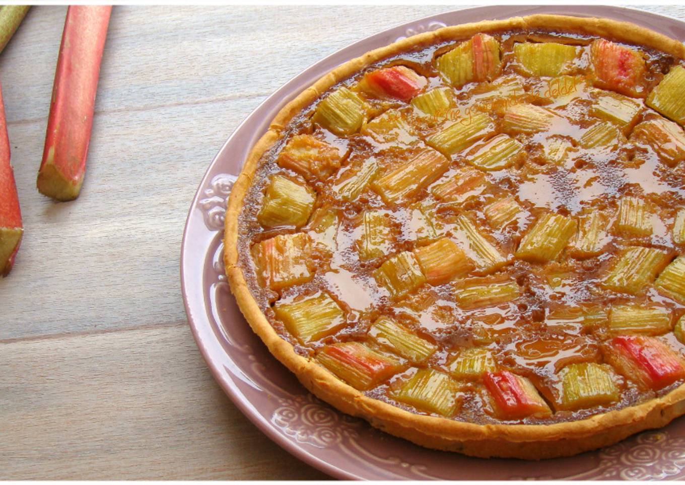 Tarte à la rhubarbe à la vergeoise brune