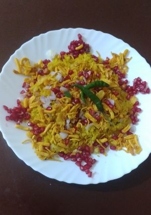 लजीज पोहे(laziz pohe recipe in hindi) रेसिपी मुख्य फोटो
