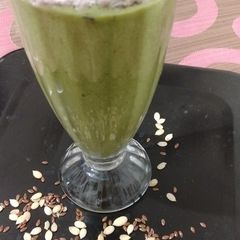 A picture of Spinach Oats Nutty Smoothie.