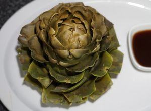 Una foto de Alcachofas con vinagreta de aceto balsámico de vino