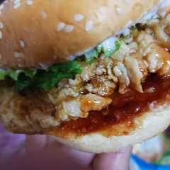 Zinger burger রেসিপির প্রধান ছবি