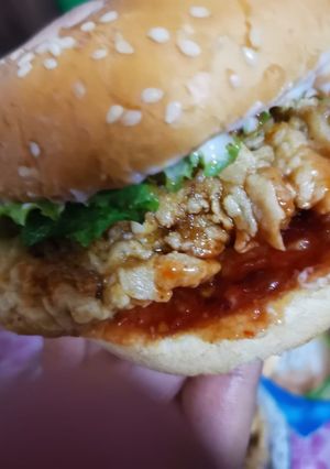 A picture of Zinger burger.