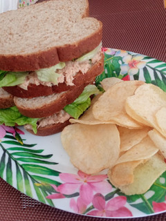 Una foto de Sándwich de atún