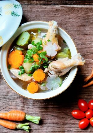 Hình của món Canh gà rau củ.