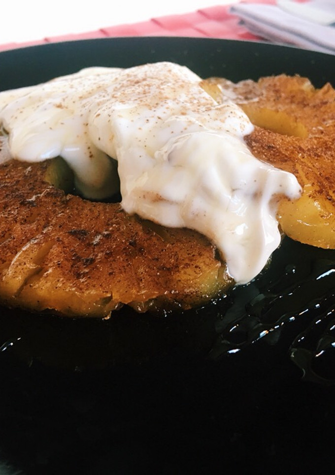 Una foto de Piña con miel, Canela y yogur