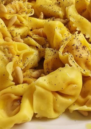 Una foto de Tortelloni de verduras asadas a la mantequilla
