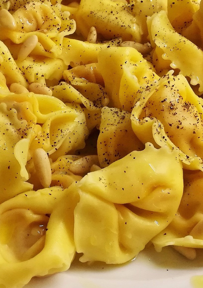 Una foto de Tortelloni de verduras asadas a la mantequilla