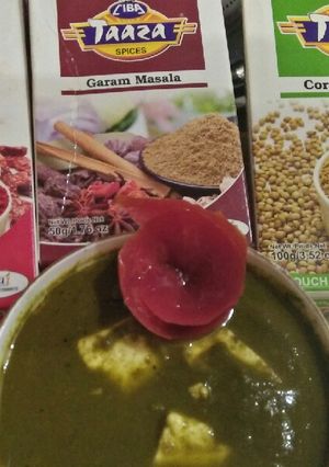 A picture of Palak paneer.