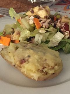 Una foto de Patatas rellenas súper fáciles de jamón y champiñones