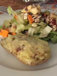 Una foto de Patatas rellenas súper fáciles de jamón y champiñones