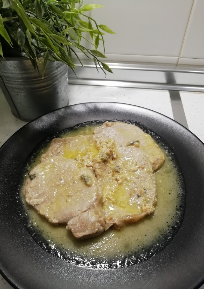 Una foto de Filetes de lomo en salsa gorgonzola