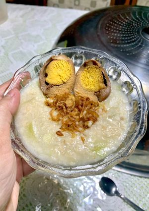 Foto resep Bubur polos dengan telur rendam