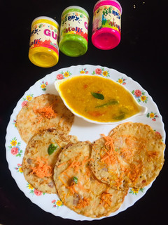 கோதுமைமாவு ரவா ஊத்தப்பம்(wheatv rava uthappam recipe in tamil) செய்முறை முக்கிய புகைப்படம்